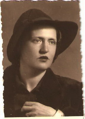 Мара Михалска 1946 г 001.jpg