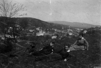 Габрово, 1917 г. За споменъ на братовчеда си. Гана Христова. Можешъ ли ме пузна(1).jpg
